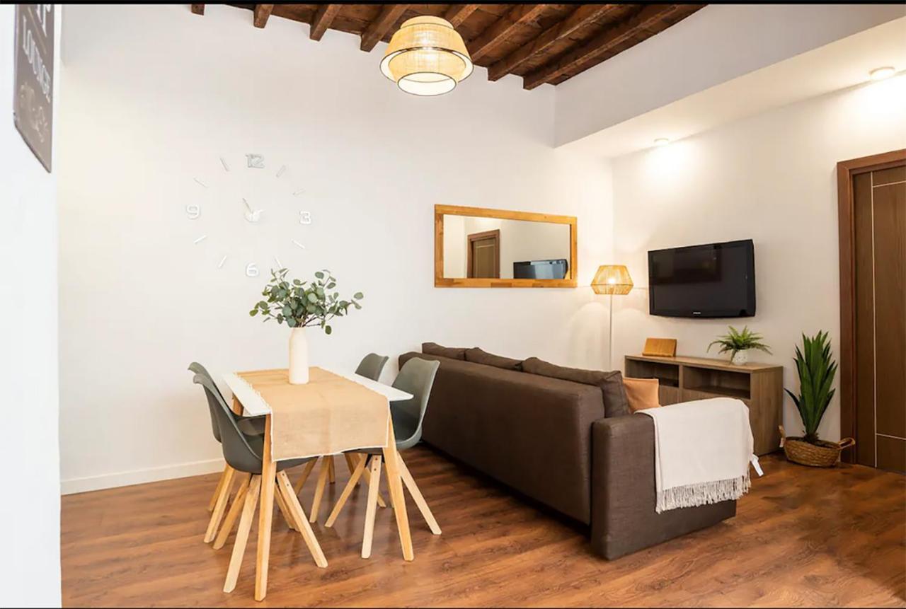 Rustic & Nice Apartment In Malaga Center מראה חיצוני תמונה